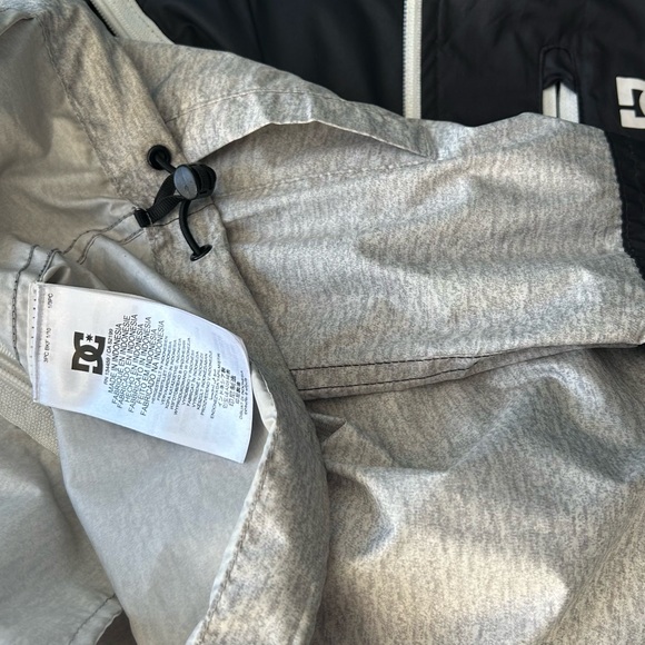 DC Monochrome Zip-Up Jacket - Picture 10 of 10